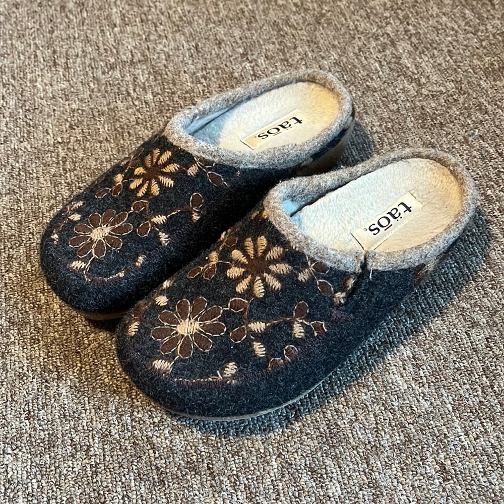 Taos Woolderness 2 Clogs Size 37